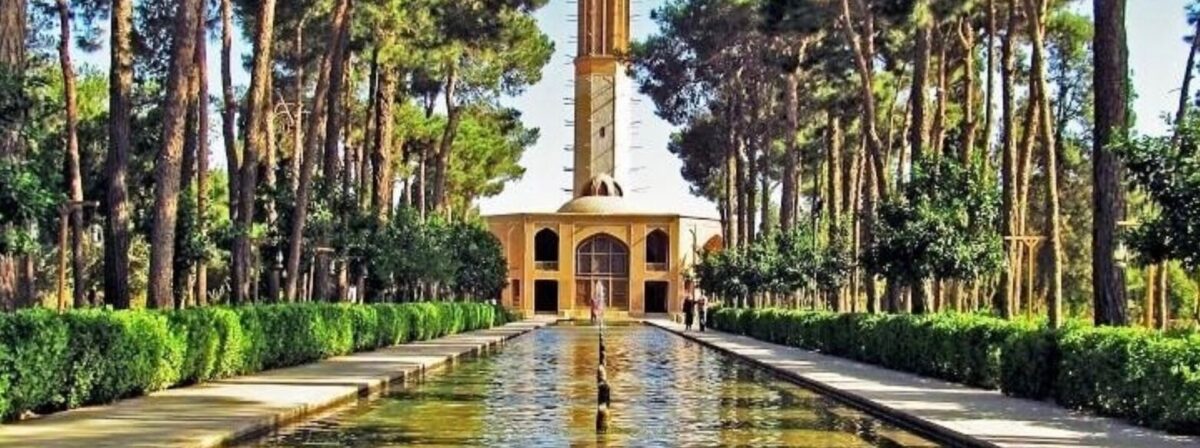 ペルシャ絨毯は楽園のバーチャルリアリティ