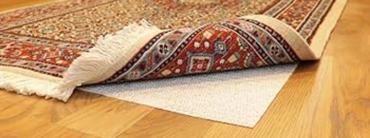 ペルシャ絨毯を敷く際に滑り止めは使ったほうがよい？