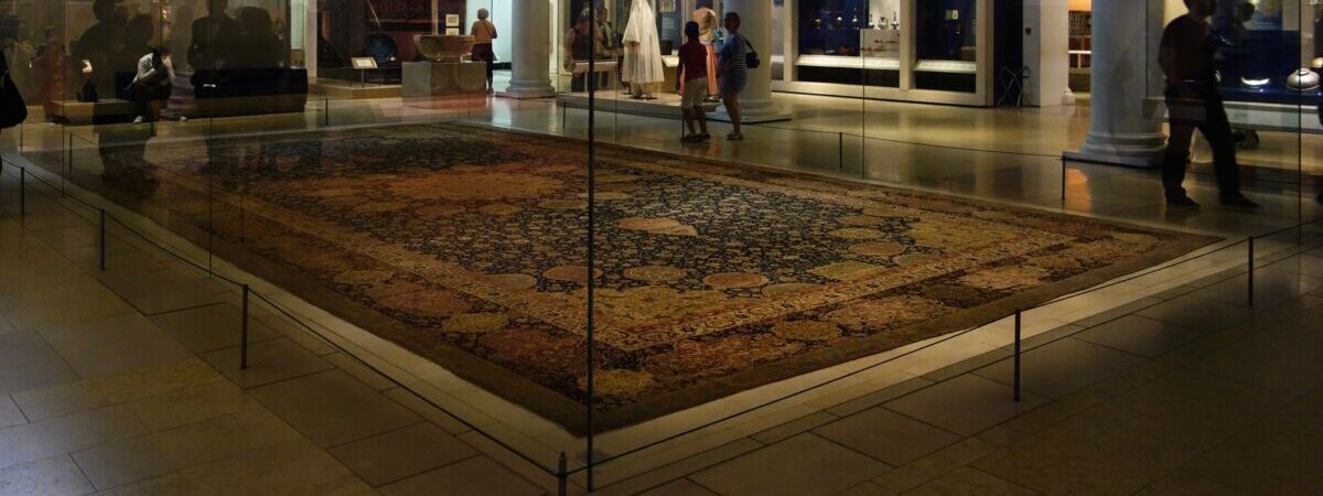 歴史に残るペルシャ絨毯盗難事件